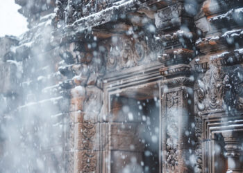 sorprendente-meteo-a-roma:-fontane-ghiacciate-e-strade-imbiancate-dalla-neve